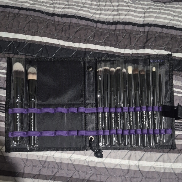 Shany Other - SHANY Makeup Brush Set - Black and Purple *missing 5 Brushes*